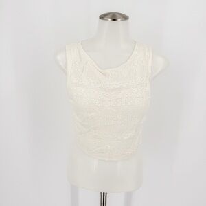 Chic Lace Crop Top in Cream